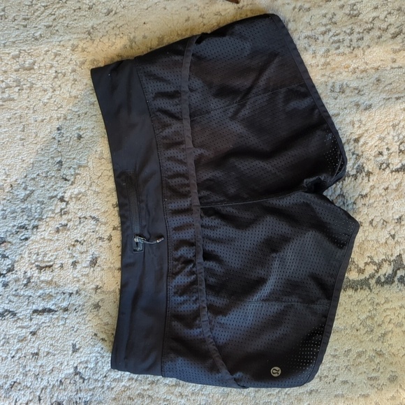 Lululemon Athletica Lined Shorts Black Size 8 Speed Up Mesh Perforated - Picture 1 of 10
